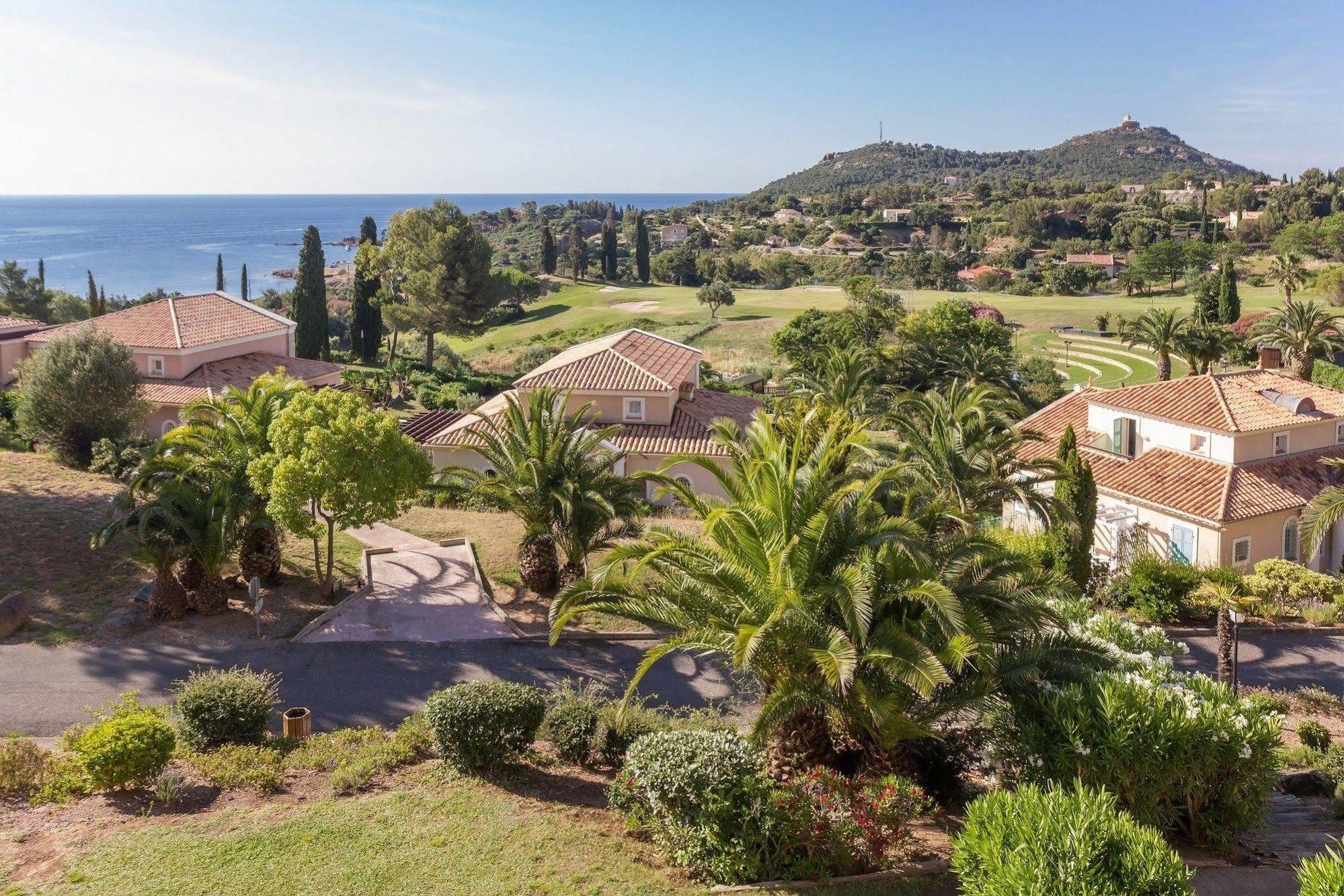 Hotel De L'Esterel Pierre & Vacances Saint-Raphaël Exterior foto